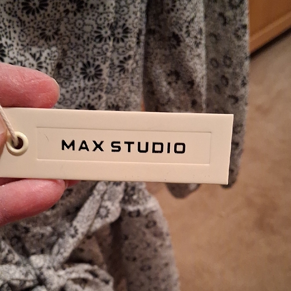 Max Studio Black and White Floral Blouse with Tie Waist - Picture 4 of 6